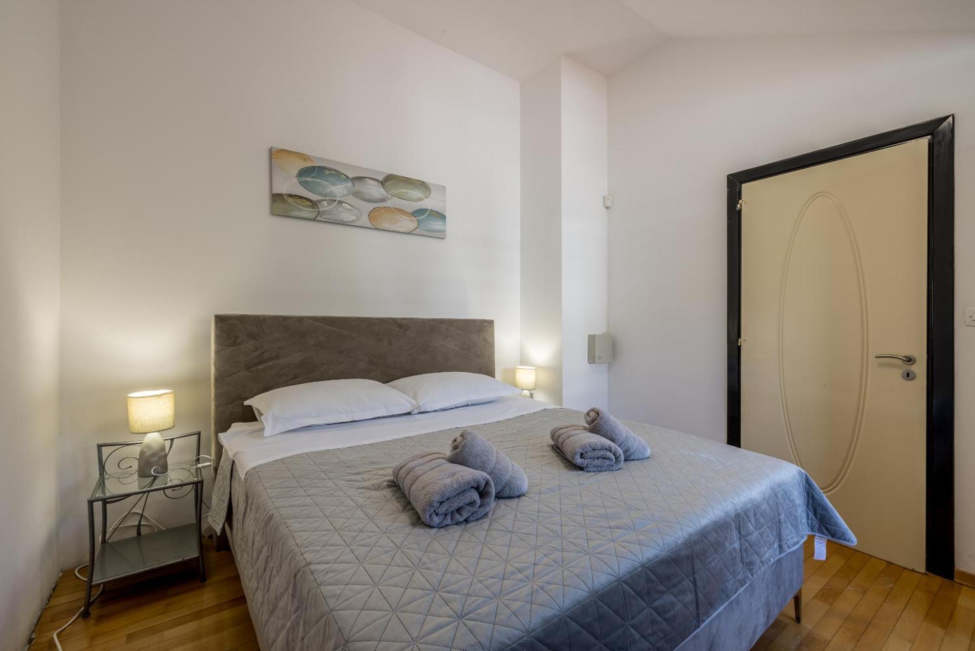 Urban Utopia Penthouse With Private Parking Split Exterior foto